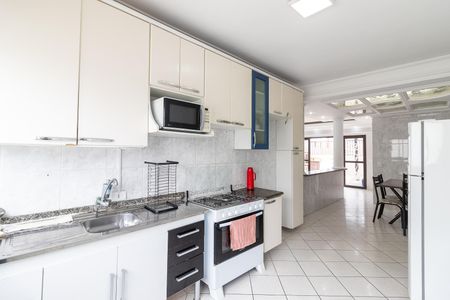 Apartamento para alugar com 200m², 3 quartos e 2 vagas Apartamento para alugar com 200m², 3 quartos e 2 vagasDetalhe da cozinha