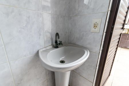 Apartamento para alugar com 200m², 3 quartos e 2 vagas Apartamento para alugar com 200m², 3 quartos e 2 vagasBanheiro da Piscina