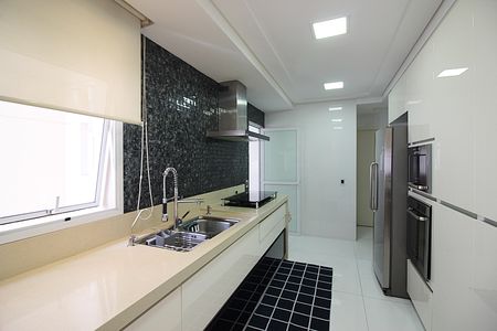 Apartamento à venda com 242m², 3 quartos e 4 vagasCozinha 