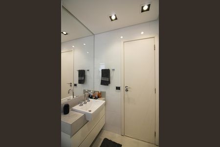 Apartamento à venda com 242m², 3 quartos e 4 vagasSuíte 3 Banheiro 