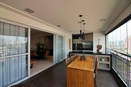 Apartamento à venda com 242m², 3 quartos e 4 vagasSala Sacada