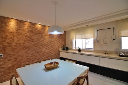 Apartamento à venda com 242m², 3 quartos e 4 vagasCozinha 