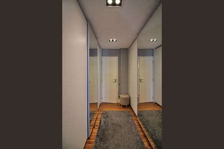 Apartamento à venda com 242m², 3 quartos e 4 vagasSuíte 1 Closet