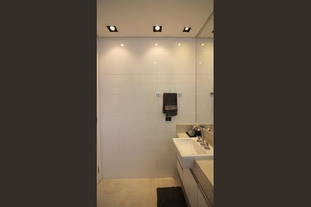 Apartamento à venda com 242m², 3 quartos e 4 vagasSuíte 2 Banheiro 