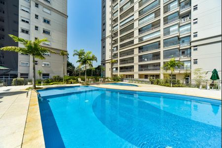 Apartamento à venda com 242m², 3 quartos e 4 vagasÁrea comum - Piscina
