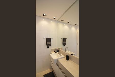 Apartamento à venda com 242m², 3 quartos e 4 vagasSuíte 2 Banheiro 