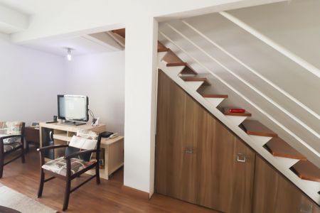 Casa de condomínio à venda com 106m², 3 quartos e 2 vagas Casa de condomínio à venda com 106m², 3 quartos e 2 vagasEscritório