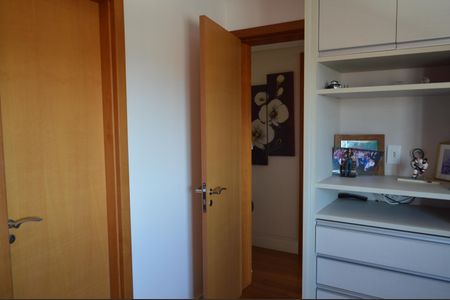 Apartamento à venda com 140m², 3 quartos e 2 vagasSuíte 2