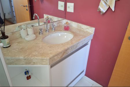 Apartamento à venda com 140m², 3 quartos e 2 vagasBanheiro da Suíte 2