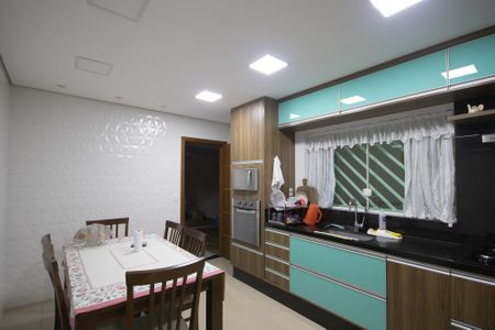 Casa à venda com 140m², 3 quartos e 2 vagas Casa à venda com 140m², 3 quartos e 2 vagasCozinha