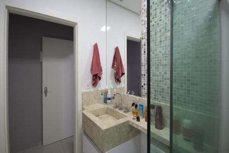 Casa à venda com 140m², 3 quartos e 2 vagas Casa à venda com 140m², 3 quartos e 2 vagasBanheiro da suite