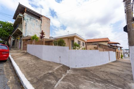 Casa à venda com 150m², 2 quartos e 1 vaga Casa à venda com 150m², 2 quartos e 1 vagaFachada