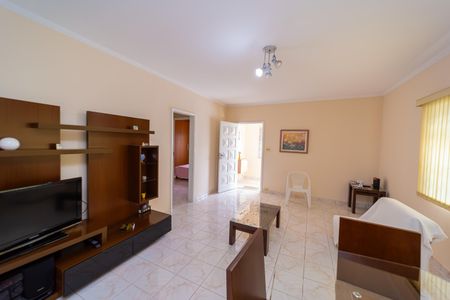 Casa à venda com 150m², 2 quartos e 1 vaga Casa à venda com 150m², 2 quartos e 1 vagaSala