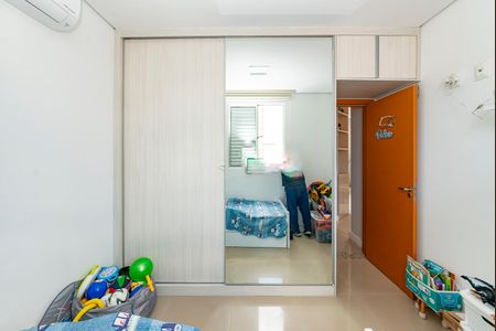 Apartamento à venda com 110m², 2 quartos e 2 vagasQuarto 2