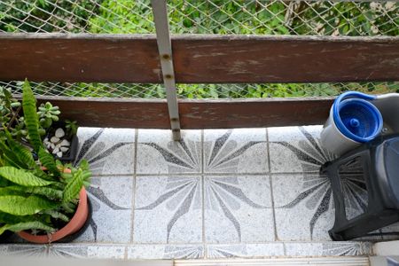 Apartamento à venda com 74m², 2 quartos e 1 vaga Apartamento à venda com 74m², 2 quartos e 1 vagaVaranda