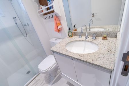 Apartamento à venda com 69m², 2 quartos e 1 vagaBanheiro do Corredor