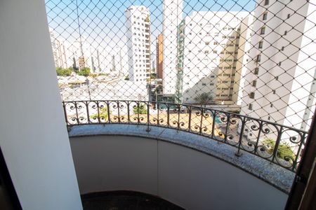 Apartamento para alugar com 190m², 4 quartos e 3 vagasQuarto 3 - Suíte 1 - Varanda
