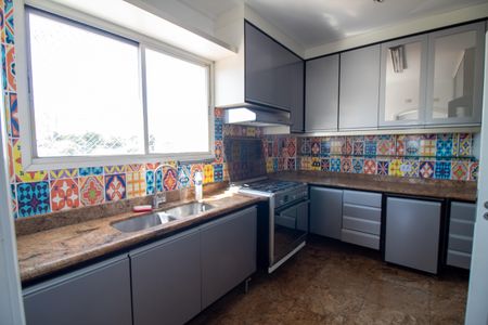 Apartamento para alugar com 190m², 4 quartos e 3 vagasCozinha