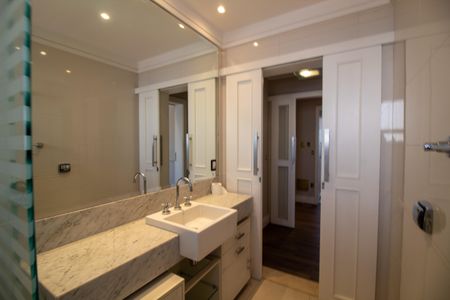 Apartamento para alugar com 190m², 4 quartos e 3 vagasBanheiro