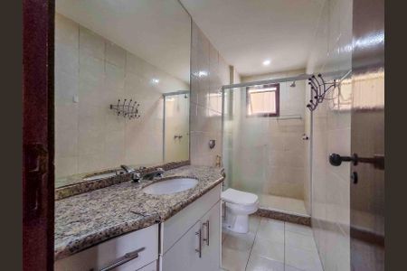 Apartamento à venda com 112m², 3 quartos e 2 vagas Apartamento à venda com 112m², 3 quartos e 2 vagasBanheiro da Suíte