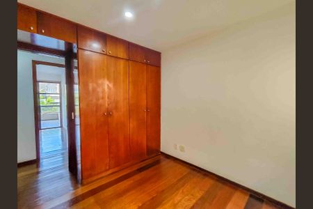 Apartamento à venda com 112m², 3 quartos e 2 vagas Apartamento à venda com 112m², 3 quartos e 2 vagasQuarto 2