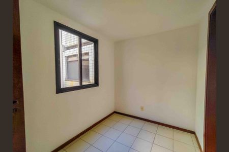 Apartamento à venda com 112m², 3 quartos e 2 vagas Apartamento à venda com 112m², 3 quartos e 2 vagasQuarto de Serviço