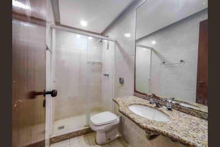 Apartamento à venda com 112m², 3 quartos e 2 vagas Apartamento à venda com 112m², 3 quartos e 2 vagasBanheiro Social