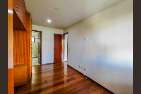 Apartamento à venda com 112m², 3 quartos e 2 vagas Apartamento à venda com 112m², 3 quartos e 2 vagasSuíte