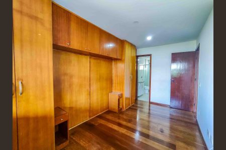 Apartamento à venda com 112m², 3 quartos e 2 vagas Apartamento à venda com 112m², 3 quartos e 2 vagasSuíte