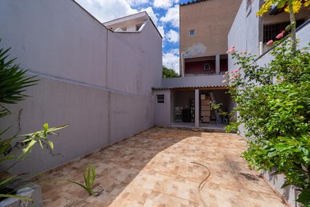 Casa à venda com 90m², 2 quartos e 2 vagasQuintal