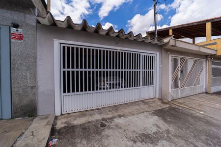 Casa à venda com 90m², 2 quartos e 2 vagasFachada