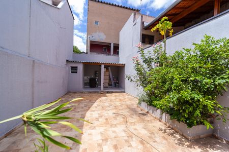 Casa à venda com 90m², 2 quartos e 2 vagasQuintal