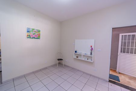 Casa à venda com 90m², 2 quartos e 2 vagasSala