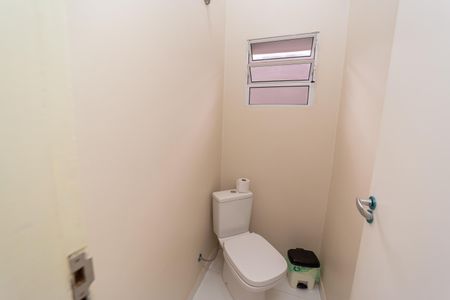 Casa à venda com 90m², 2 quartos e 2 vagasLavabo