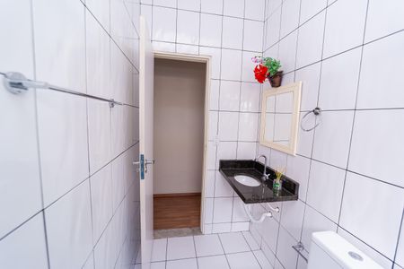 Casa à venda com 90m², 2 quartos e 2 vagasBanheiro