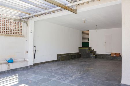 Casa à venda com 276m², 4 quartos e 4 vagas Casa à venda com 276m², 4 quartos e 4 vagasGaragem