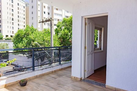 Casa à venda com 276m², 4 quartos e 4 vagas Casa à venda com 276m², 4 quartos e 4 vagasVaranda da Suíte