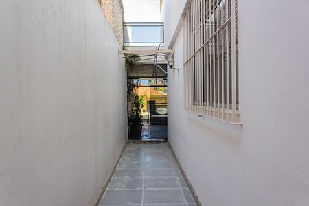 Casa à venda com 276m², 4 quartos e 4 vagas Casa à venda com 276m², 4 quartos e 4 vagasCorredor