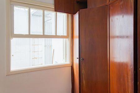 Casa à venda com 276m², 4 quartos e 4 vagas Casa à venda com 276m², 4 quartos e 4 vagasQuarto de Serviço