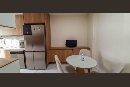 Apartamento à venda com 93m², 3 quartos e 2 vagas Apartamento à venda com 93m², 3 quartos e 2 vagasCozinha