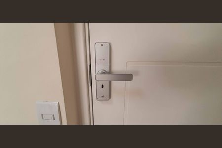 Apartamento à venda com 93m², 3 quartos e 2 vagas Apartamento à venda com 93m², 3 quartos e 2 vagasFechadura