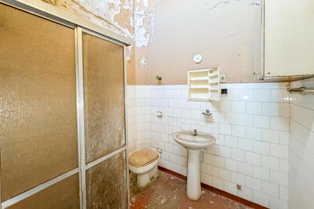 Casa à venda com 100m², 3 quartos e 2 vagas Casa à venda com 100m², 3 quartos e 2 vagasBanheiro