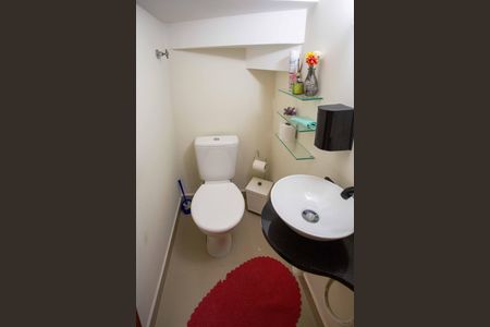 Casa à venda com 127m², 3 quartos e 2 vagasLavabo