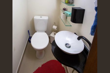 Casa à venda com 127m², 3 quartos e 2 vagasLavabo