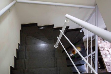 Casa à venda com 127m², 3 quartos e 2 vagasEscada