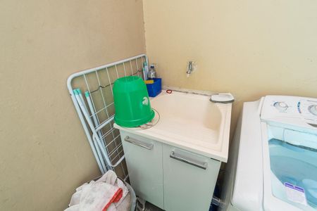 Casa à venda com 70m², 2 quartos e 1 vagaÁrea de Serviço