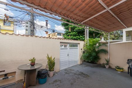 Casa à venda com 70m², 2 quartos e 1 vagaVaranda e garagem