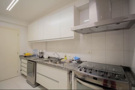 Apartamento à venda com 213m², 2 quartos e 5 vagas Apartamento à venda com 213m², 2 quartos e 5 vagasCozinha