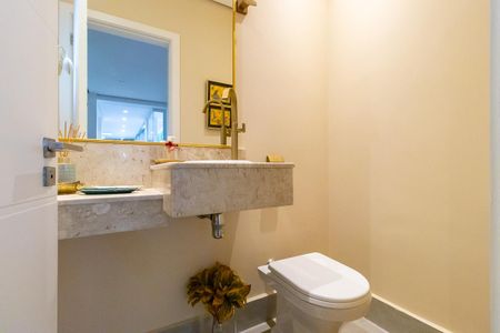 Casa de condomínio à venda com 365m², 4 quartos e 2 vagasLavabo