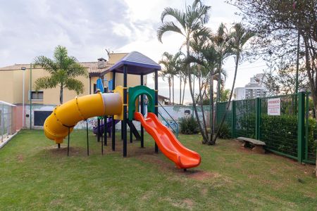 Casa de condomínio à venda com 365m², 4 quartos e 2 vagasÁrea comum - Playground